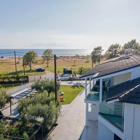 Iraklia Sea View アパート