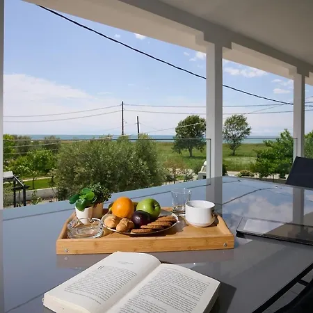 Iraklia Sea View 아파트 네아 이라클리아